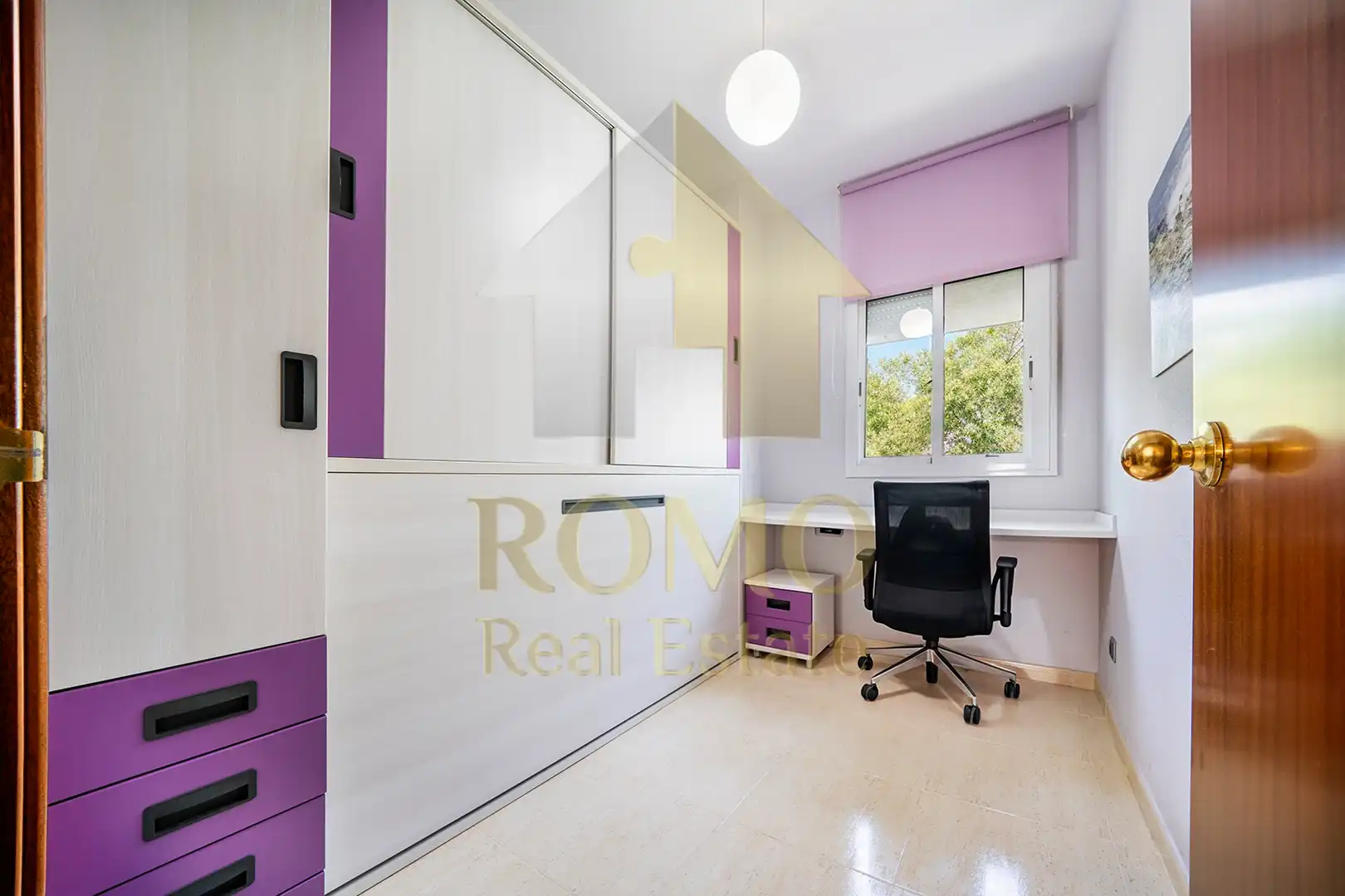 Habitación de Casa adosada en venta en Santa Perpètua de Mogoda con Aire acondicionado, Calefacción y Jardín privado