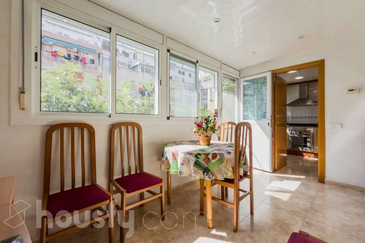 Vista exterior de Piso en venta en Badalona con Trastero