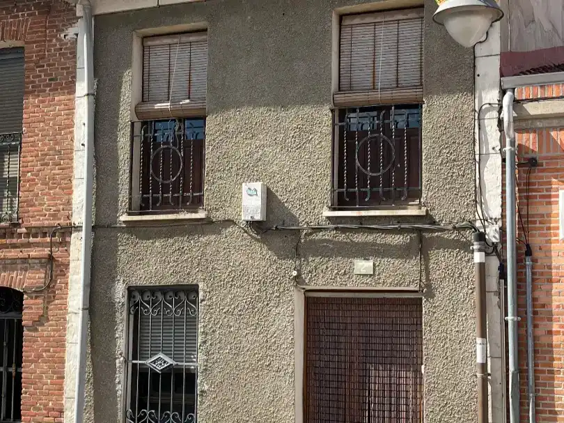 Vista exterior de Casa adosada en venda en Viana de Cega