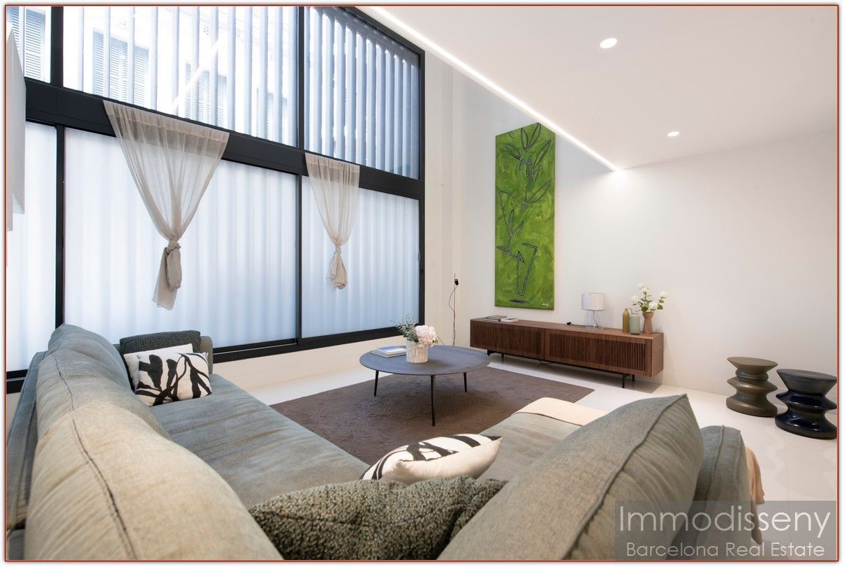 Sala d'estar de Dúplex en venda en  Barcelona Capital amb Aire condicionat, Terrassa i Traster