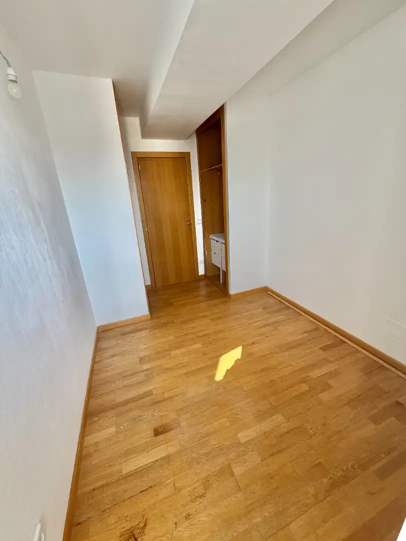 Habitación de Piso en venta en Madrid con Calefacción y Trastero