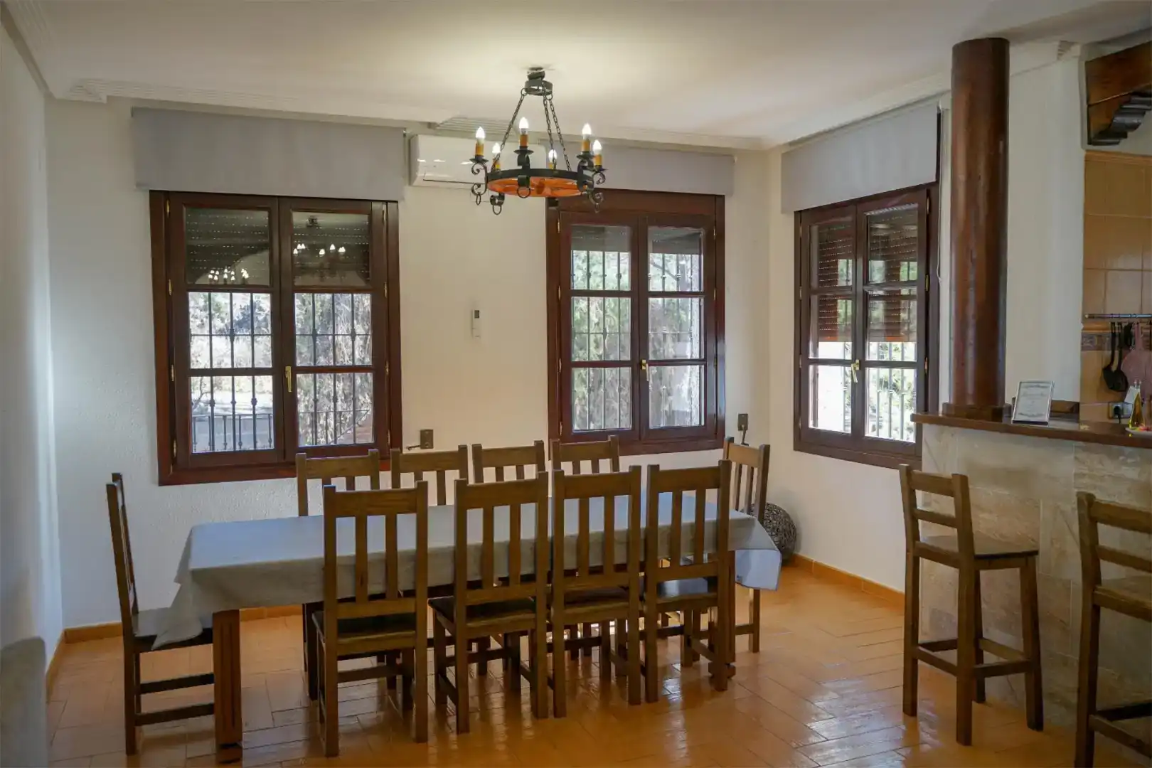 Comedor de Casa o chalet de alquiler en Almedinilla con Aire acondicionado, Jardín privado y Piscina