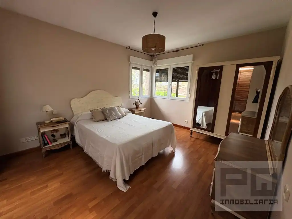Schlafzimmer von Haus oder Chalet zum Verkauf in Las Navas del Marqués  mit Ofen, Waschmaschine und Mikrowelle