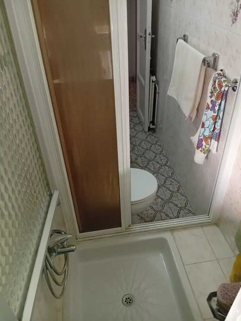 Baño de Piso en venta en Madrid con Calefacción, Terraza y Amueblado