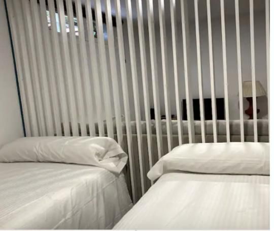 Dormitori de Estudi de lloguer en  Madrid Capital amb Aire condicionat i Moblat