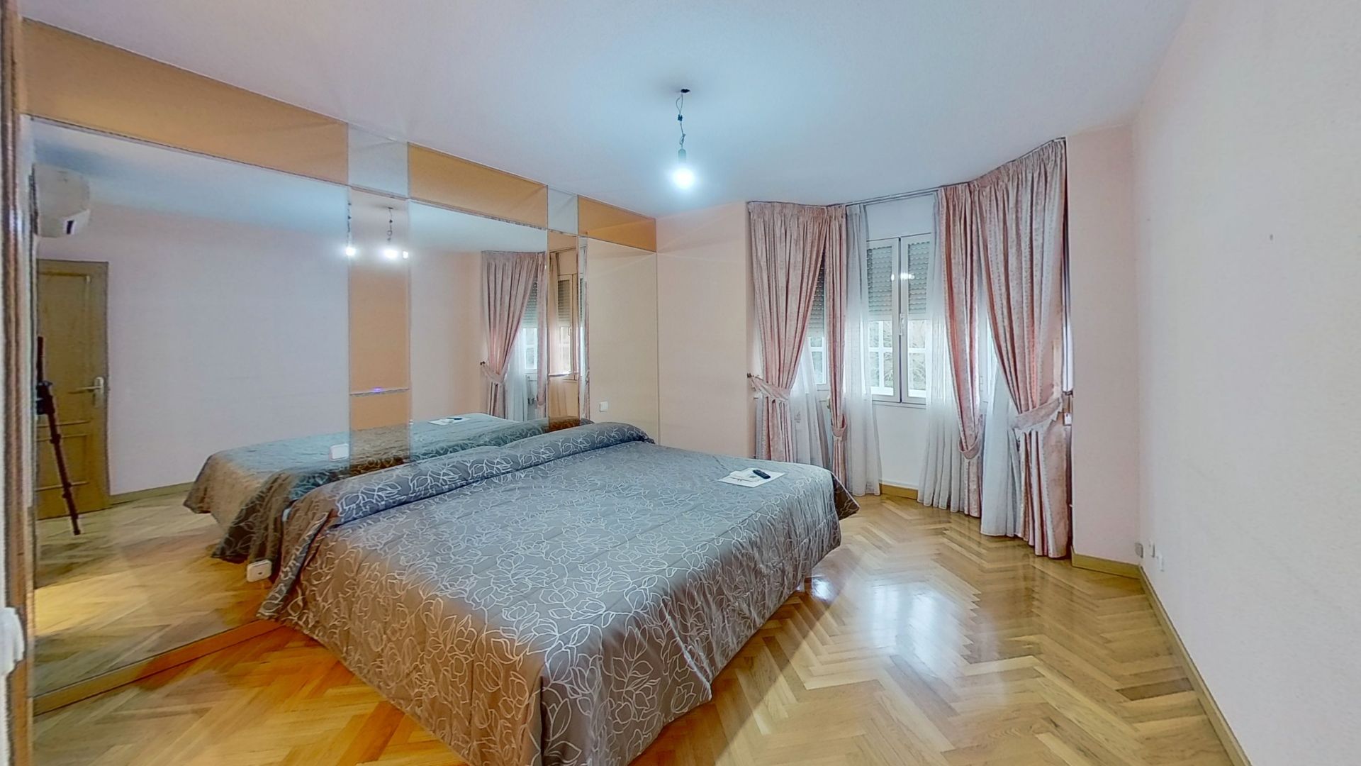 Habitación de Casa o chalet en venta en Torrejón de Ardoz con Aire acondicionado, Calefacción y Jardín privado