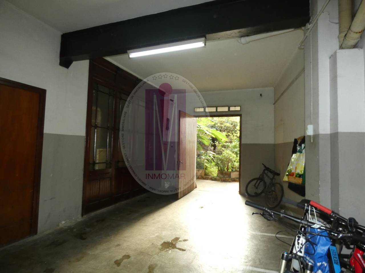 Building for sale in Cornellà de Llobregat