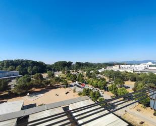 Vista exterior de Pis en venda en Girona Capital amb Calefacció i Moblat