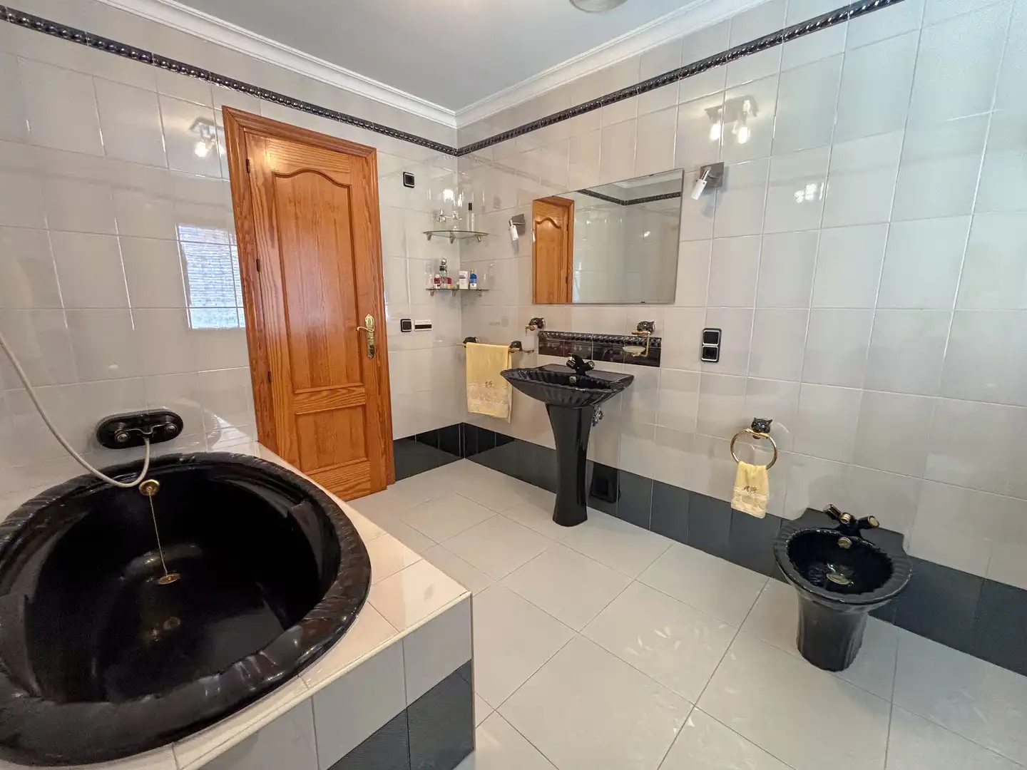 Bathroom of Houses for sale in Atarfe  with Terrace and Storage room