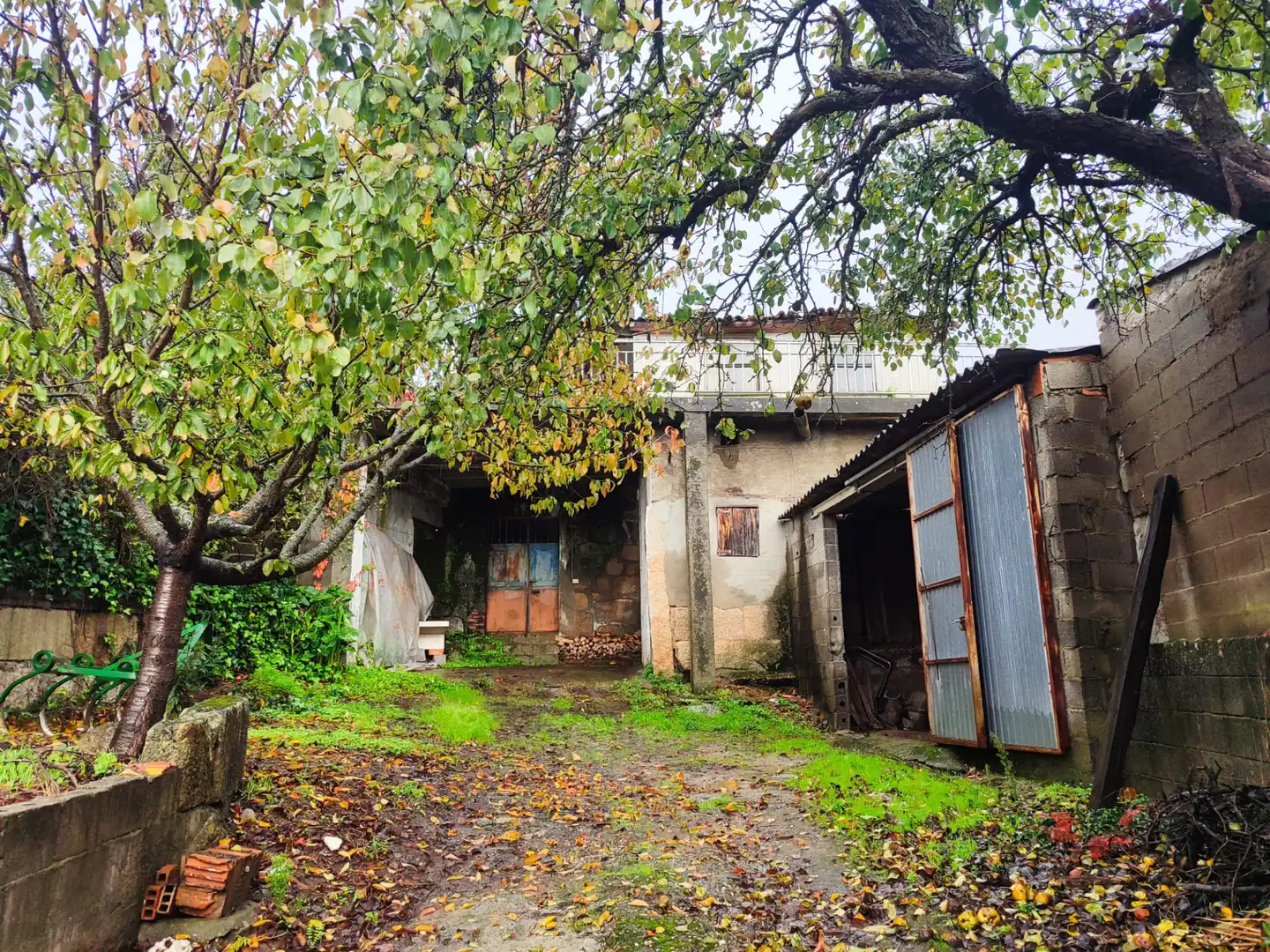 Außenansicht von Country house zum Verkauf in Oímbra mit Privatgarten und Terrasse