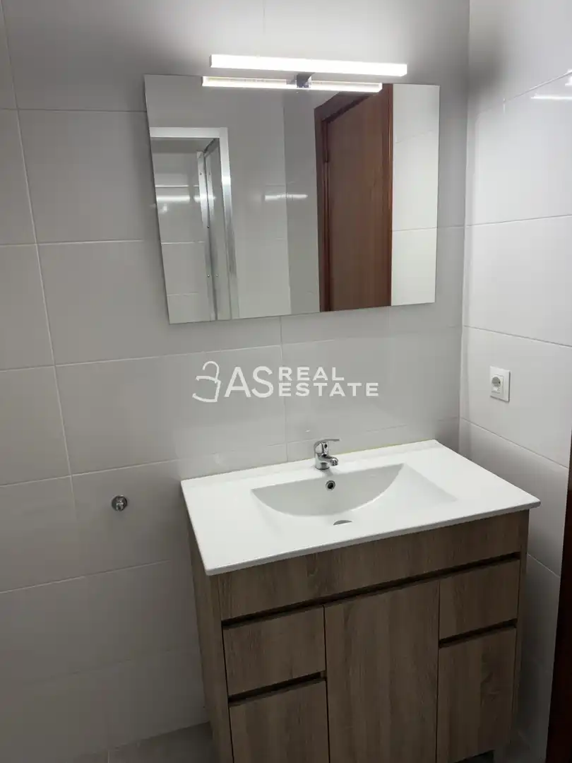 Bathroom of Study for sale in Madrid  with Terrace