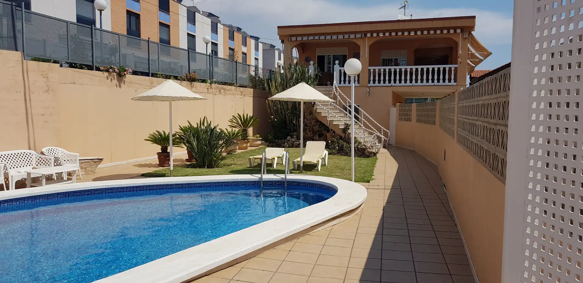 Detached house with pool for sale in Camí de l'Om Blanc 57