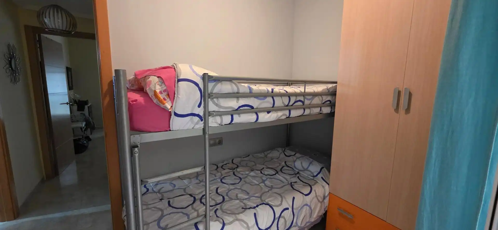 Schlafzimmer von Erdgeschoss zum Verkauf in L'Ampolla mit Klimaanlage, Terrasse und Möbliert