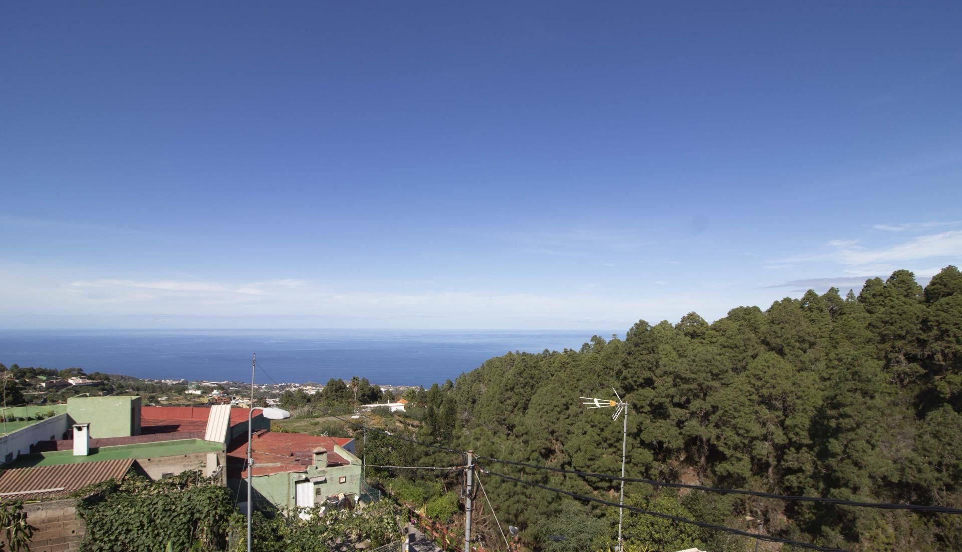 Exterior view of House or chalet for sale in Icod de los Vinos  with Terrace and Storage room