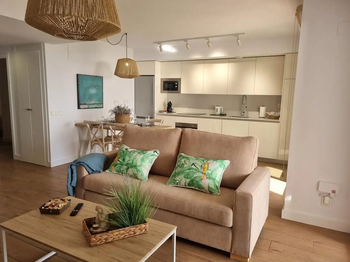 Sala d'estar de Apartament de lloguer en Torrox amb Aire condicionat, Calefacció i Jardí privat