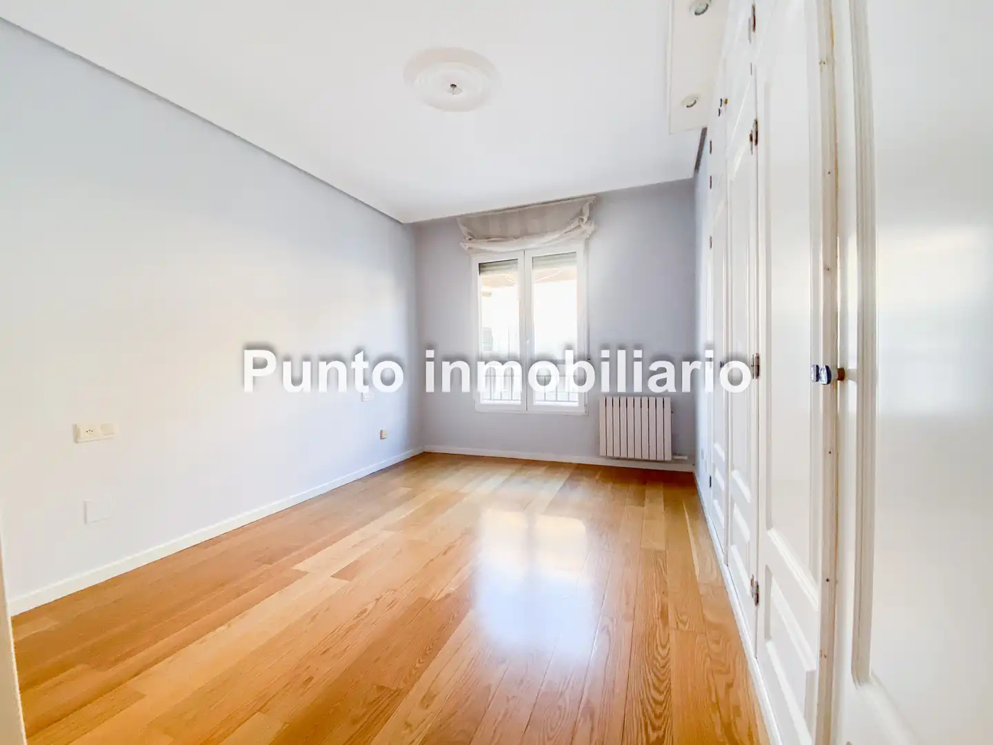 Habitación de Piso de alquiler en Valladolid con Aire acondicionado, Calefacción y Parquet