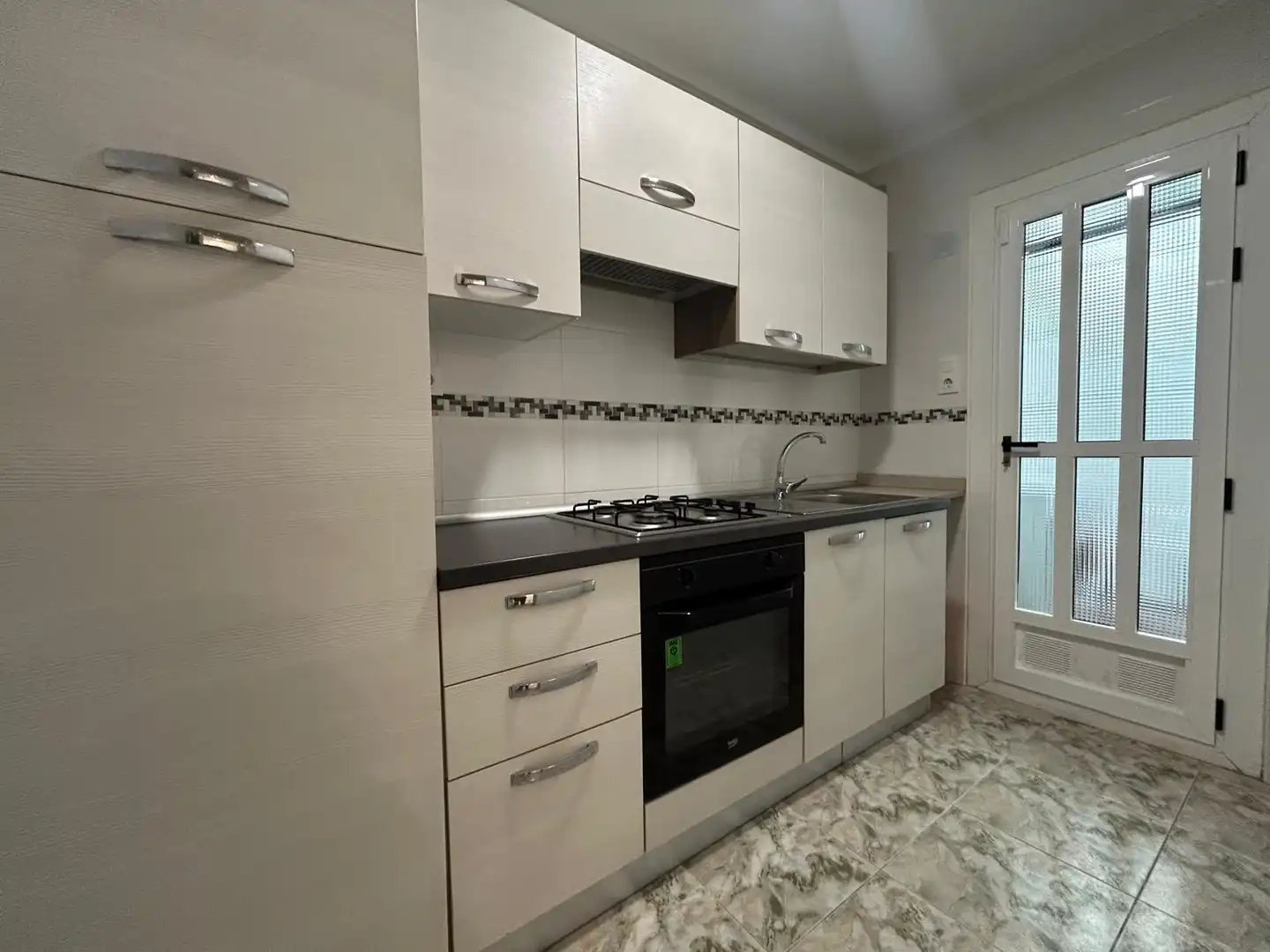 Kitchen of Flat for sale in Alfafar  with Air Conditioner