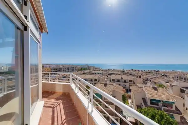 Terraza de Piso en venta en Guardamar del Segura con Aire acondicionado, Terraza y Amueblado