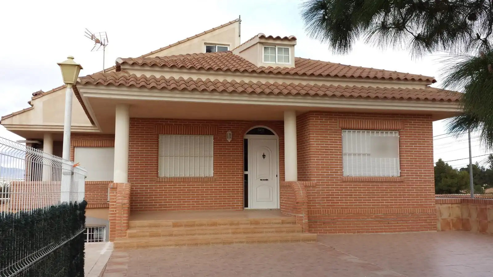 Chalet con piscina en venta en Los Conejos