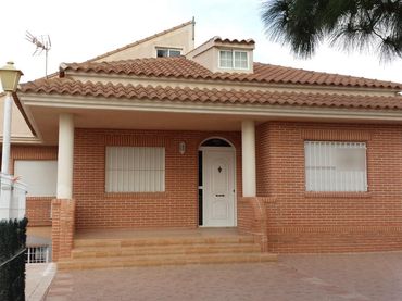 Villa mit Pool zum Verkauf in Los Conejos