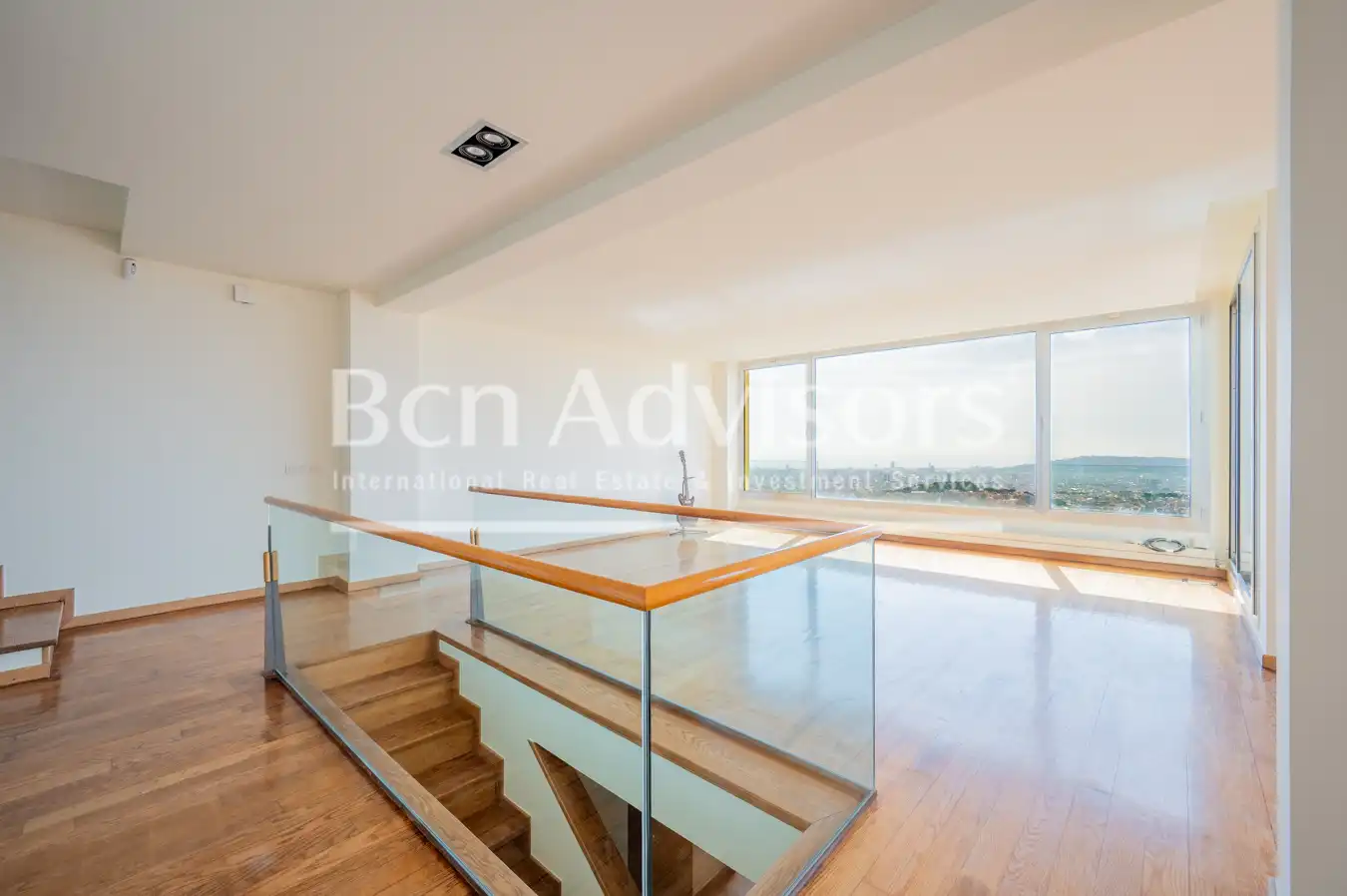 Sala de estar de Casa o chalet en venta en Barcelona con Aire acondicionado, Calefacción y Parquet
