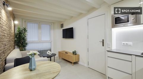 Foto 2 de Pis de lloguer a El Raval, Barcelona Capital