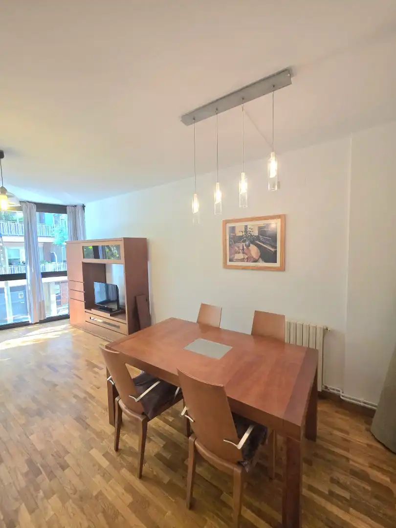 Comedor de Piso de alquiler en Sabadell con Calefacción, Parquet y Amueblado