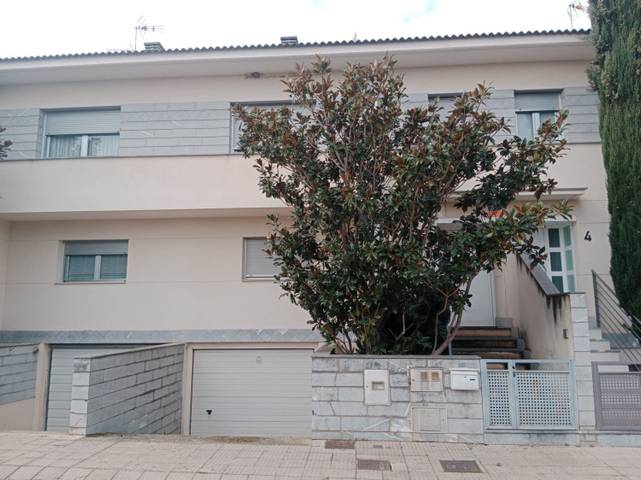 Casa adosada en Venta en Paris en Cintruénigo