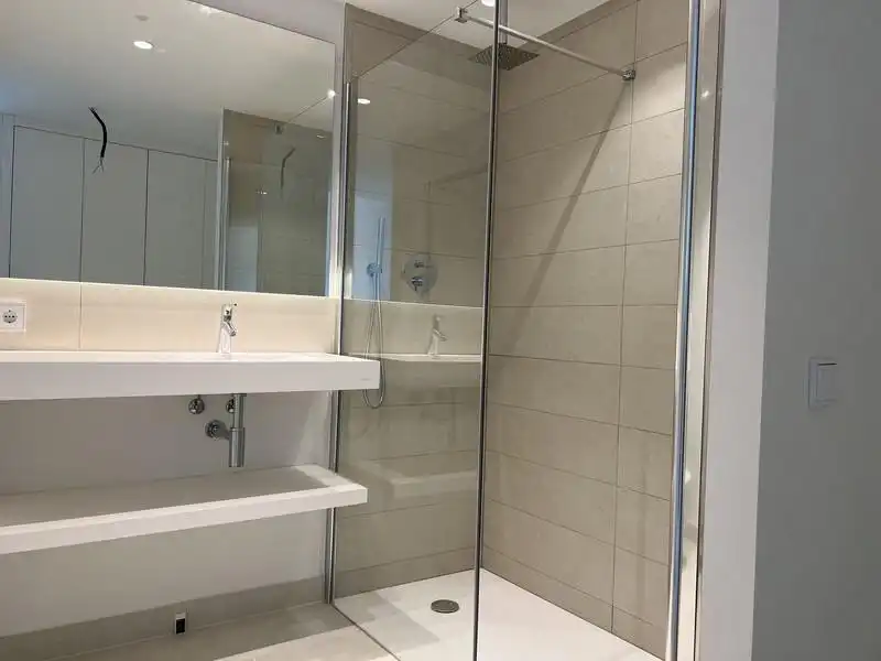 Bany de Apartament de lloguer en Fuengirola amb Aire condicionat, Terrassa i Piscina