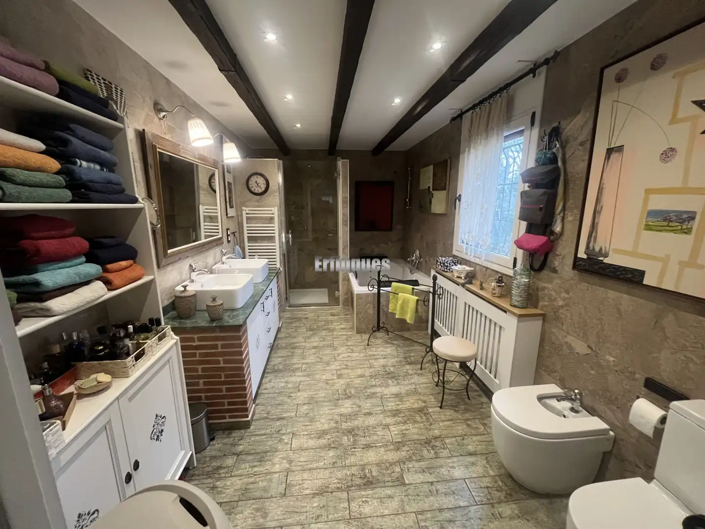 Badezimmer von Haus oder Chalet zum Verkauf in Rubí mit Klimaanlage, Heizung und Privatgarten