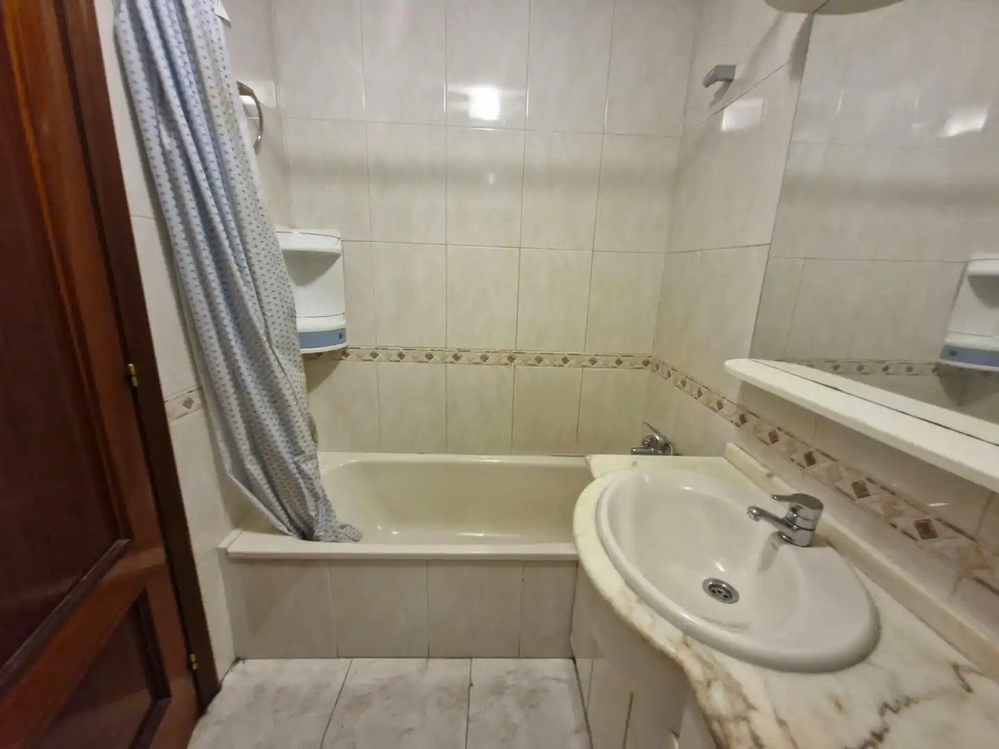 Bany de Apartament en venda en Barbadás amb Calefacció, Parquet i Moblat