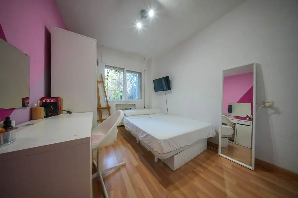 Habitación de Planta baja en venta en Móstoles con Calefacción, Jardín privado y Terraza
