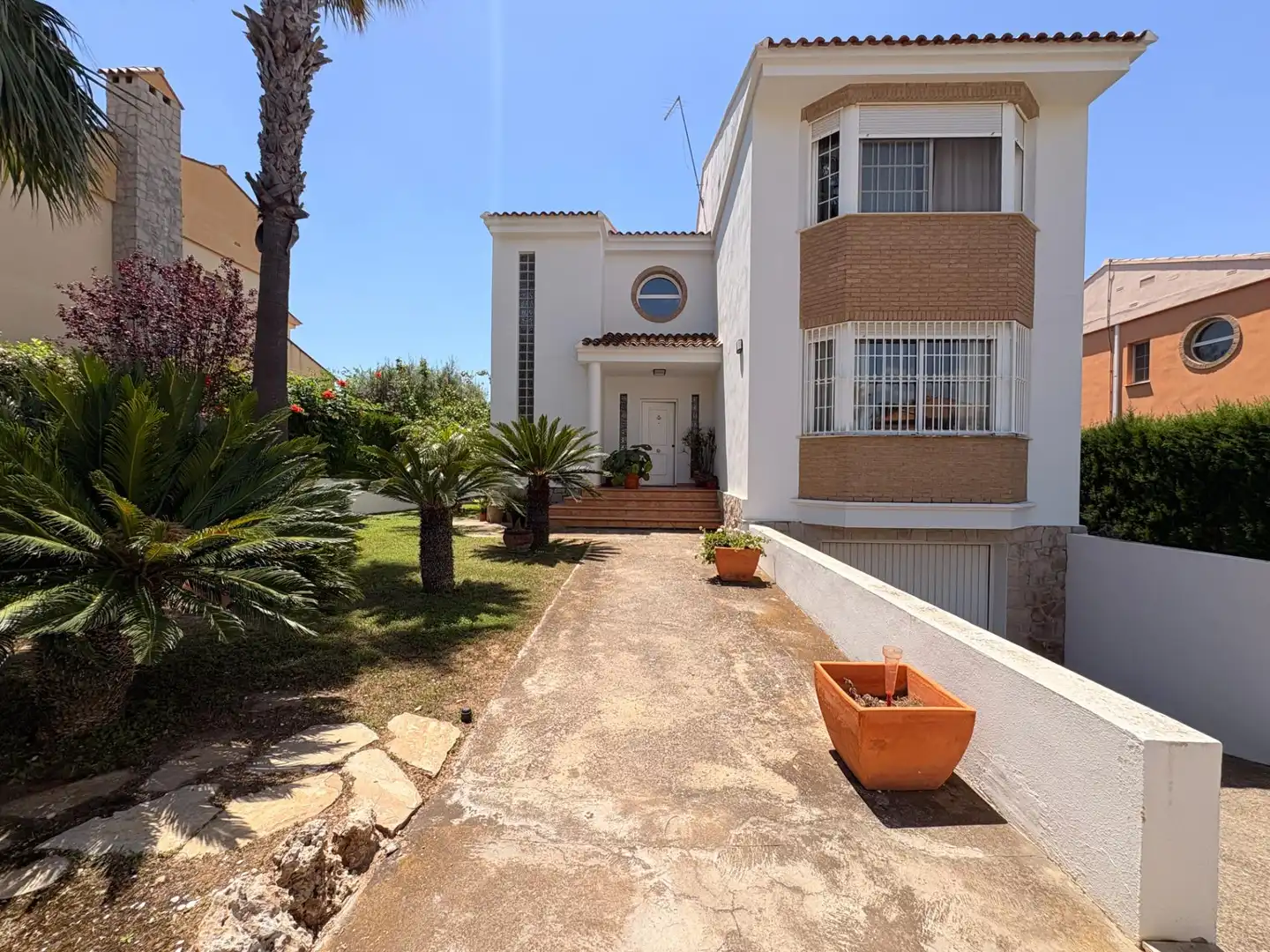 Vista exterior de Casa o xalet en venda en L'Eliana amb Aire condicionat i Calefacció