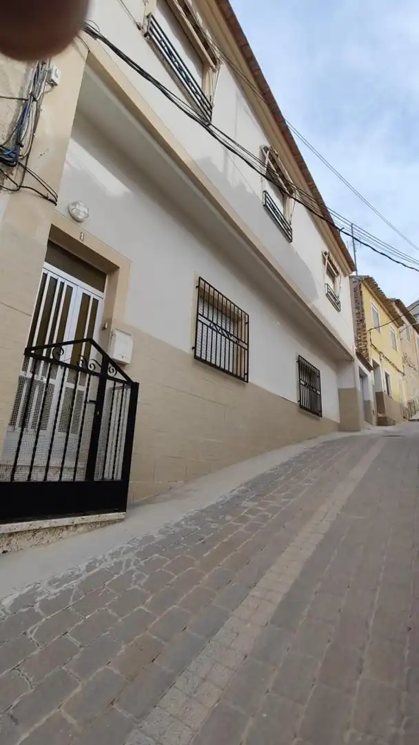Vista exterior de Edificio en venta en Pliego