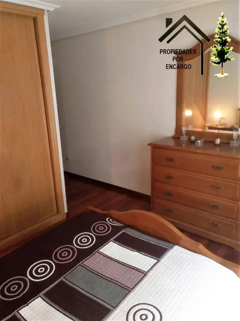 Habitación de Piso en venta en Cangas  con Calefacción y Trastero