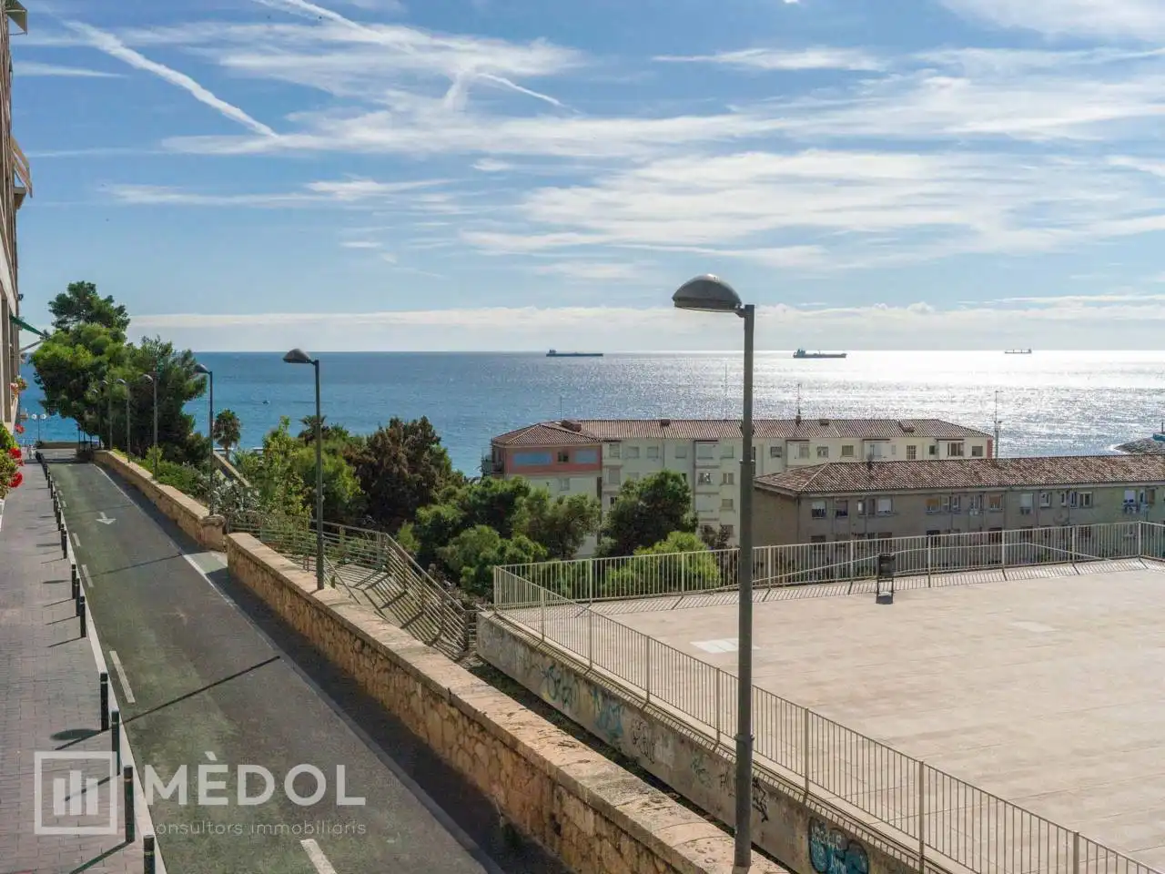 Vista exterior de Pis en venda en  Tarragona Capital amb Calefacció, Parquet i Balcó