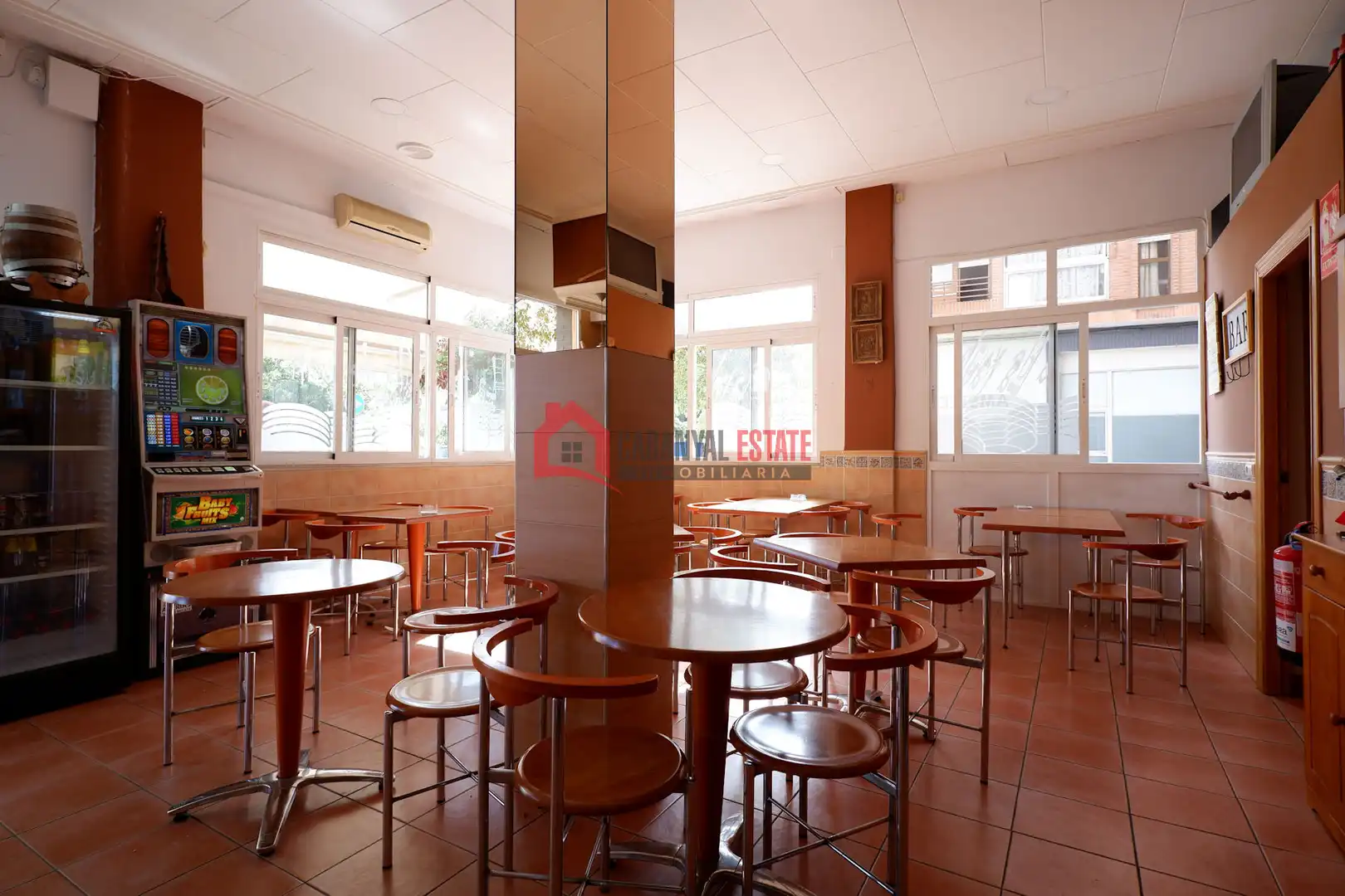 Local en venta en Valencia con Aire acondicionado y Amueblado