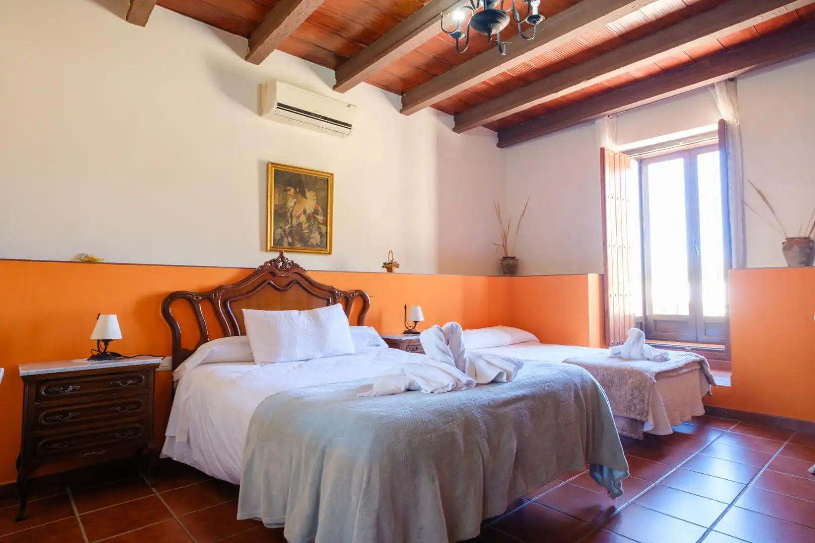 Dormitori de Casa adosada en venda en Teba amb Aire condicionat, Jardí privat i Piscina