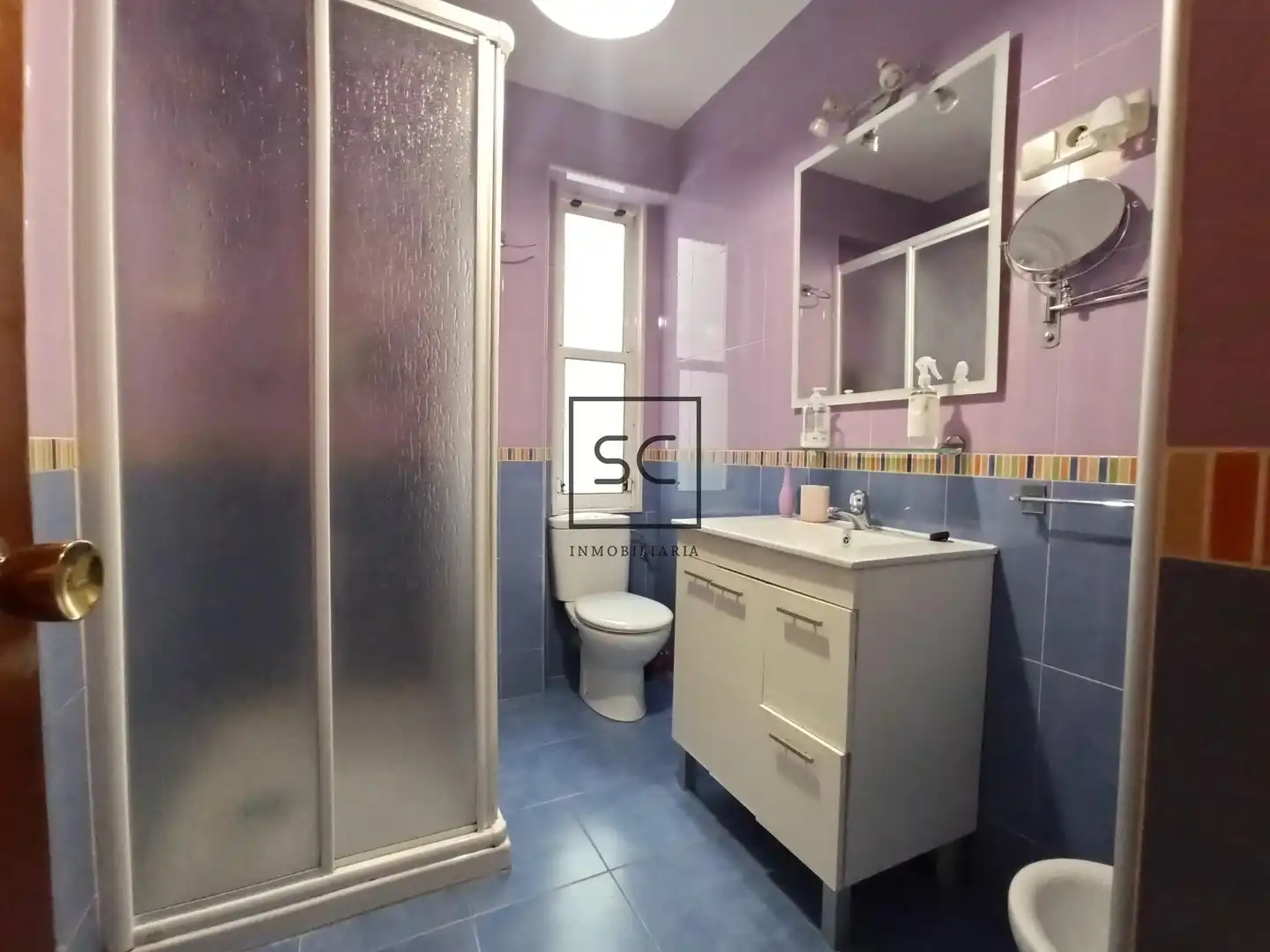 Baño de Piso en venta en Pontedeume con Calefacción y Amueblado