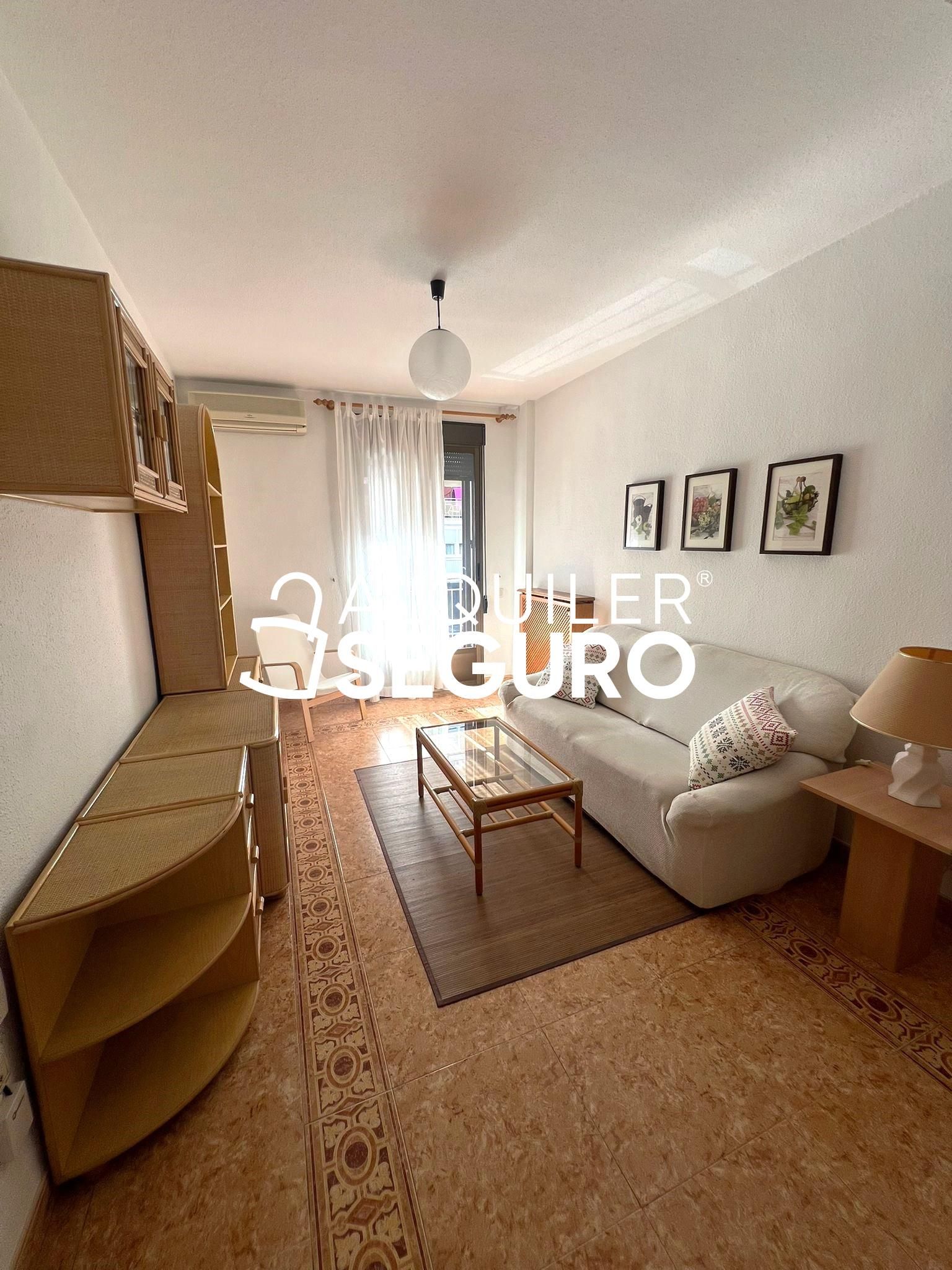 Dormitori de Pis de lloguer en  Madrid Capital amb Aire condicionat, Calefacció i Terrassa