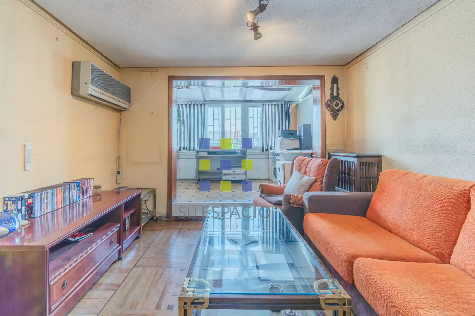 Wohnzimmer von Dachboden zum Verkauf in Madrid mit Klimaanlage, Heizung und Parkett