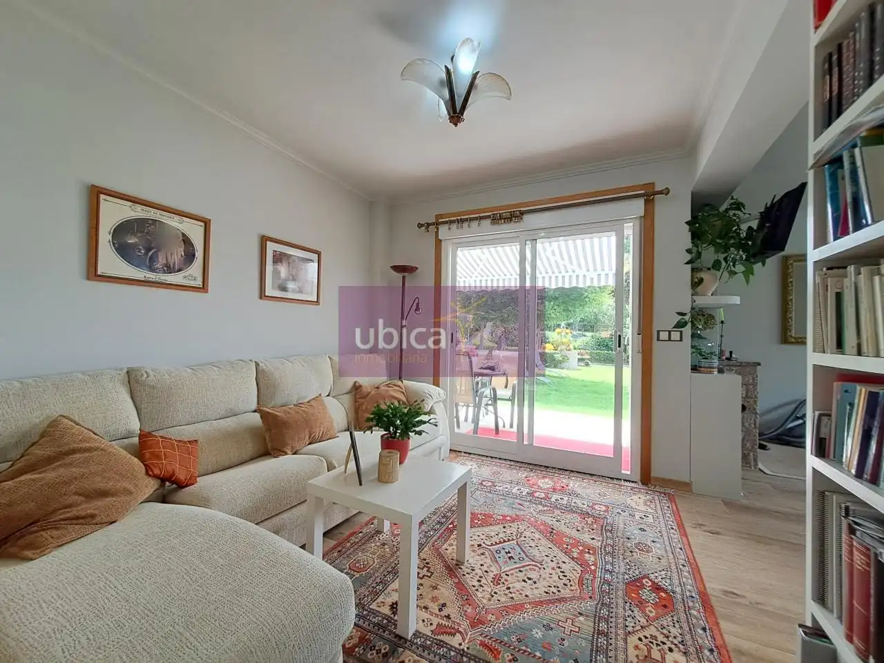 Living room of Houses for sale in Vigo   with Heating, Private garden and Terrace