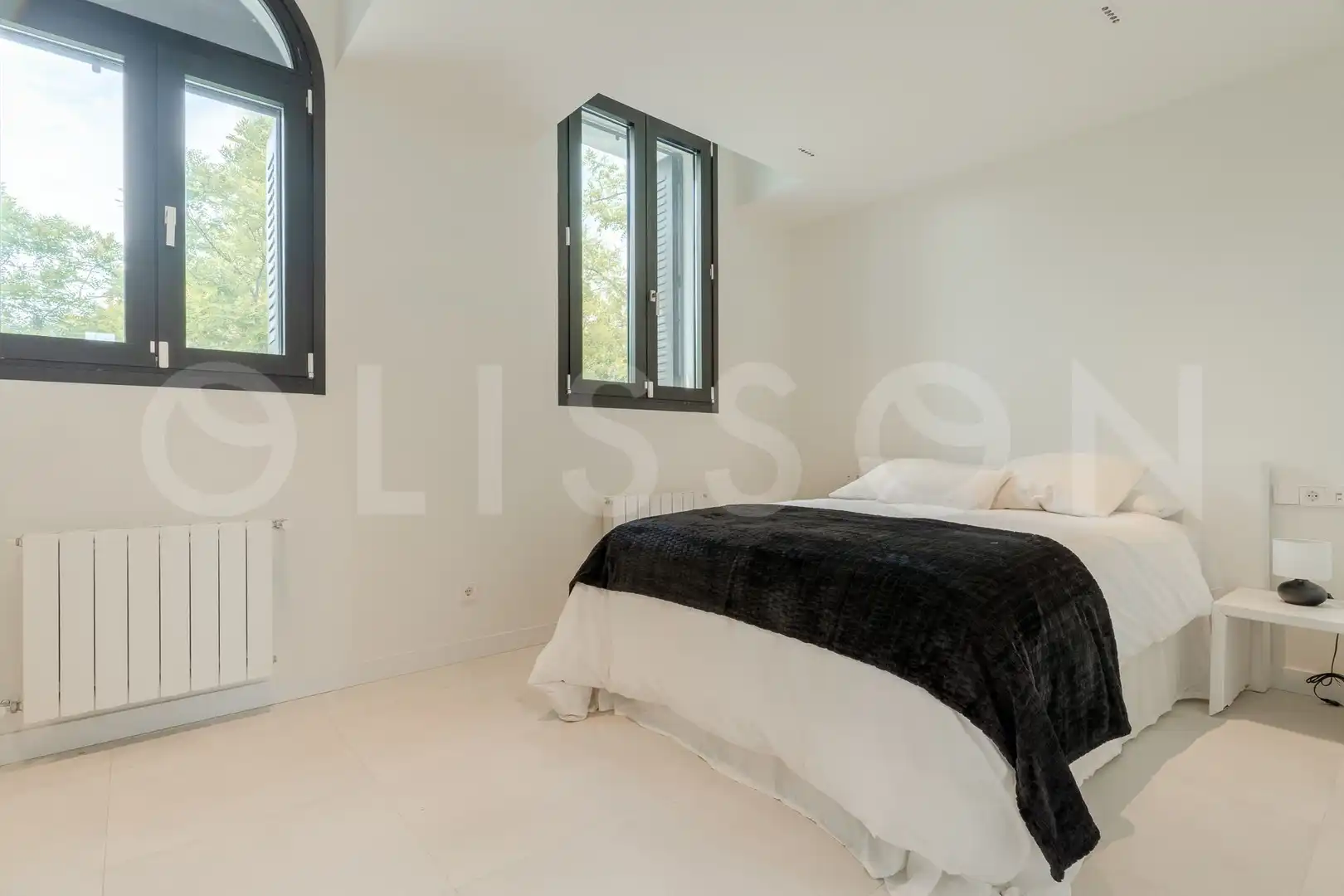 Bedroom of Houses for sale in Madrid  with Air Conditioner, Heating and Private garden