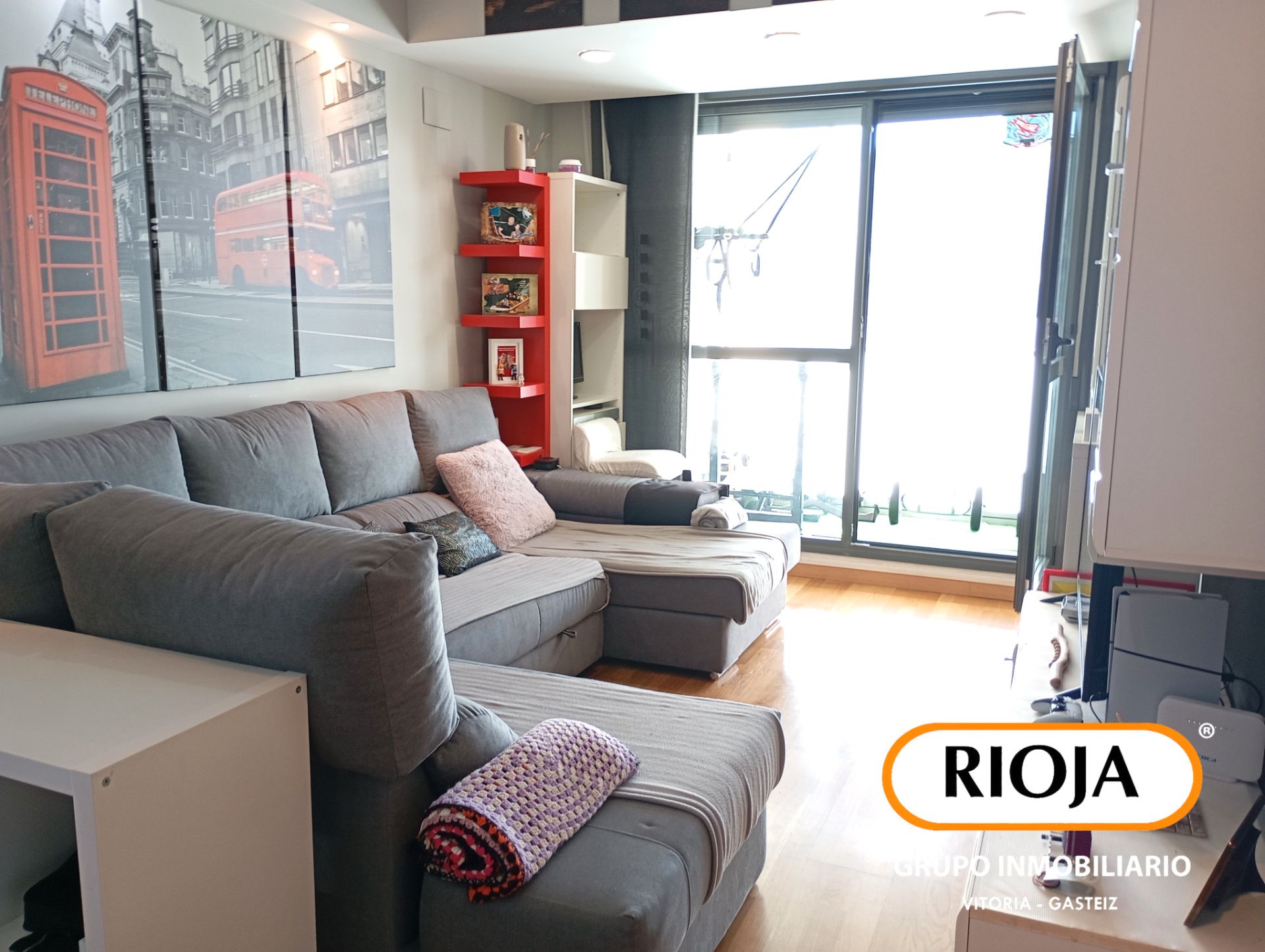 Sala de estar de Piso en venta en Vitoria - Gasteiz con Amueblado
