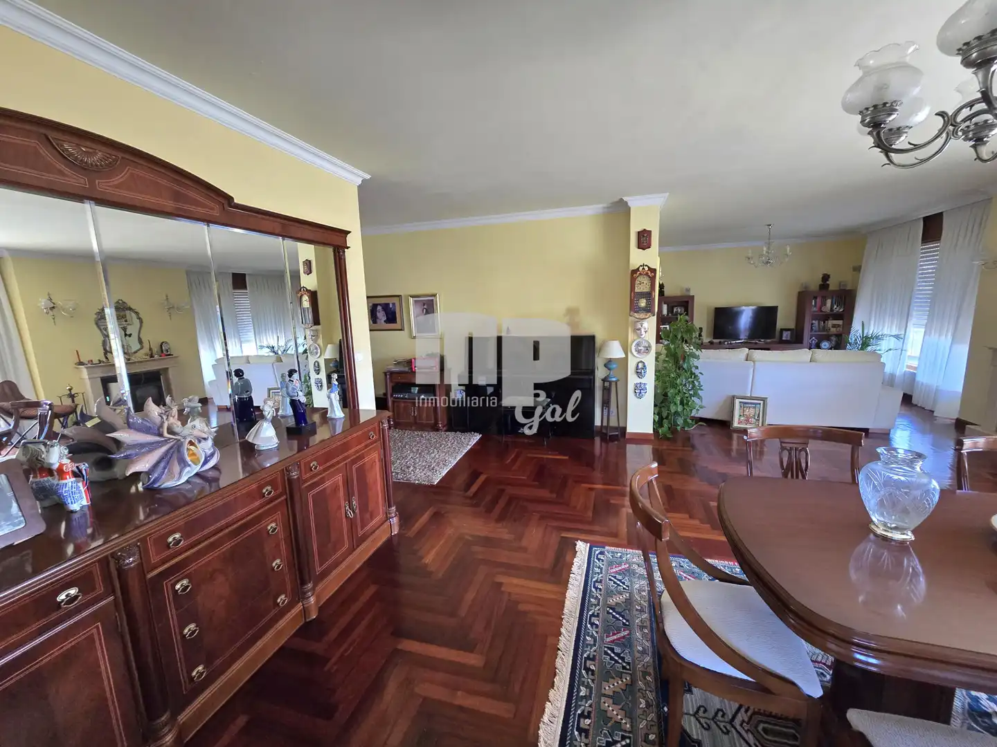 Sala de estar de Casa o chalet en venta en Vigo  con Calefacción, Jardín privado y Terraza