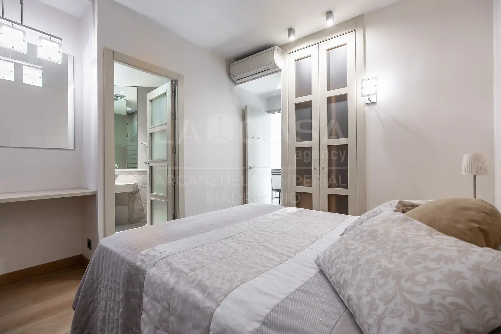 Habitación de Piso en venta en Madrid con Calefacción