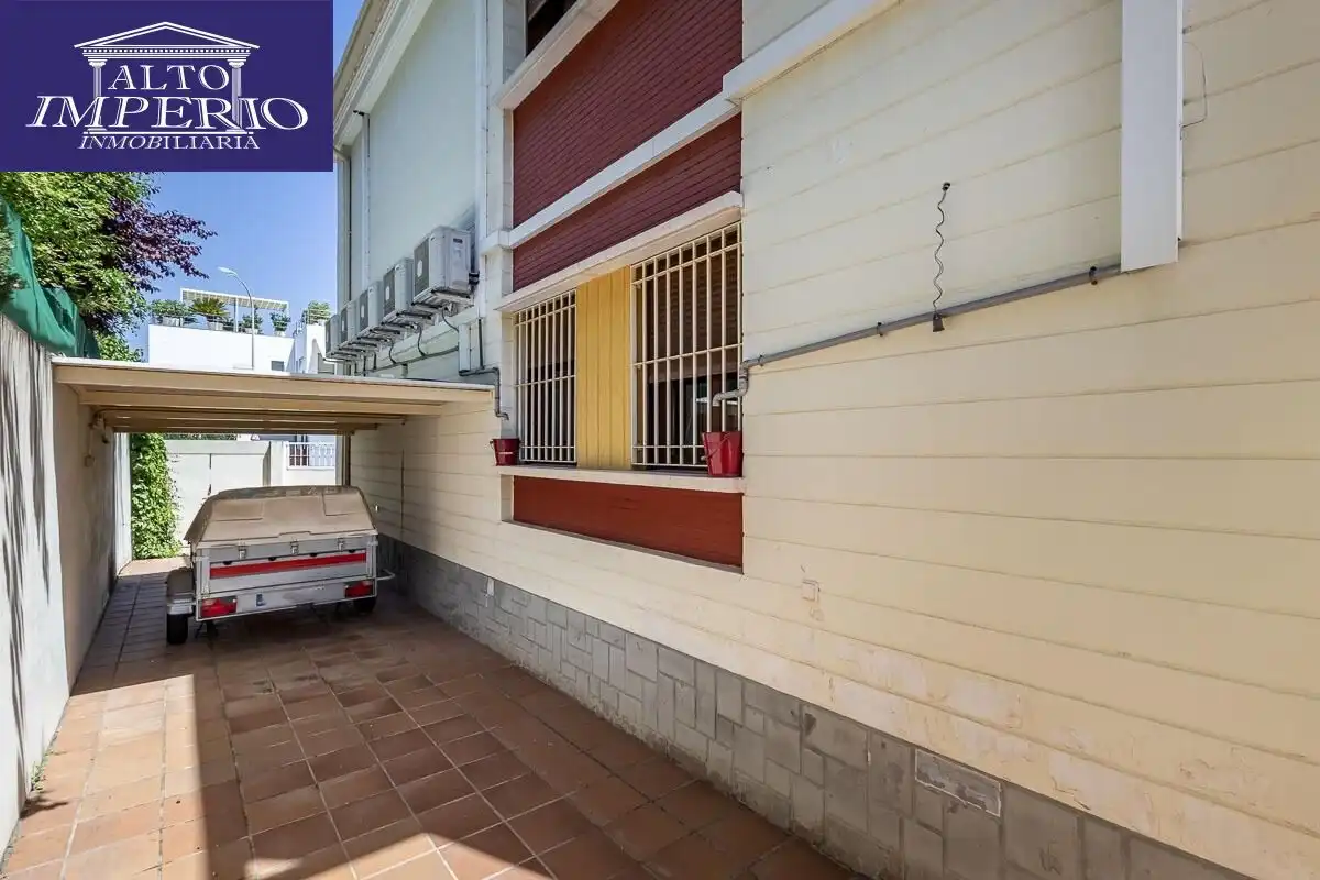 Exterior view of Houses for sale in Granada  with Air Conditioner, Heating and Private garden