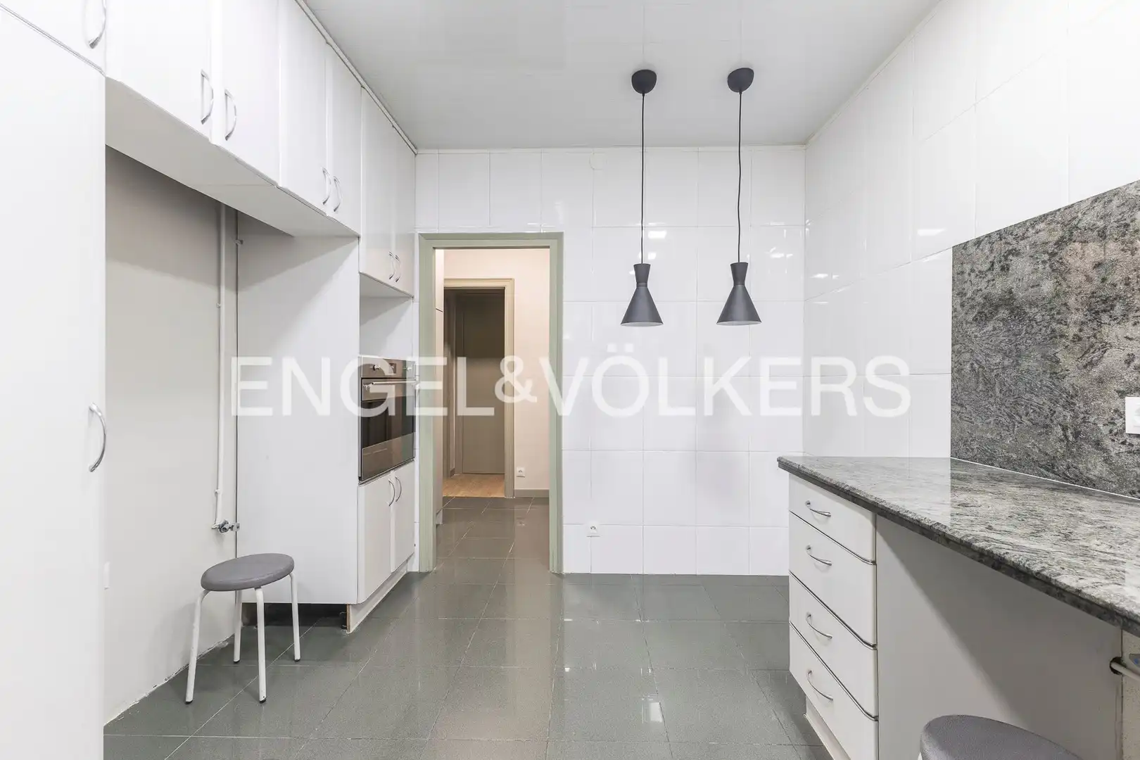 Küche von Wohnung zum Verkauf in Barcelona mit Klimaanlage, Heizung und Parkett