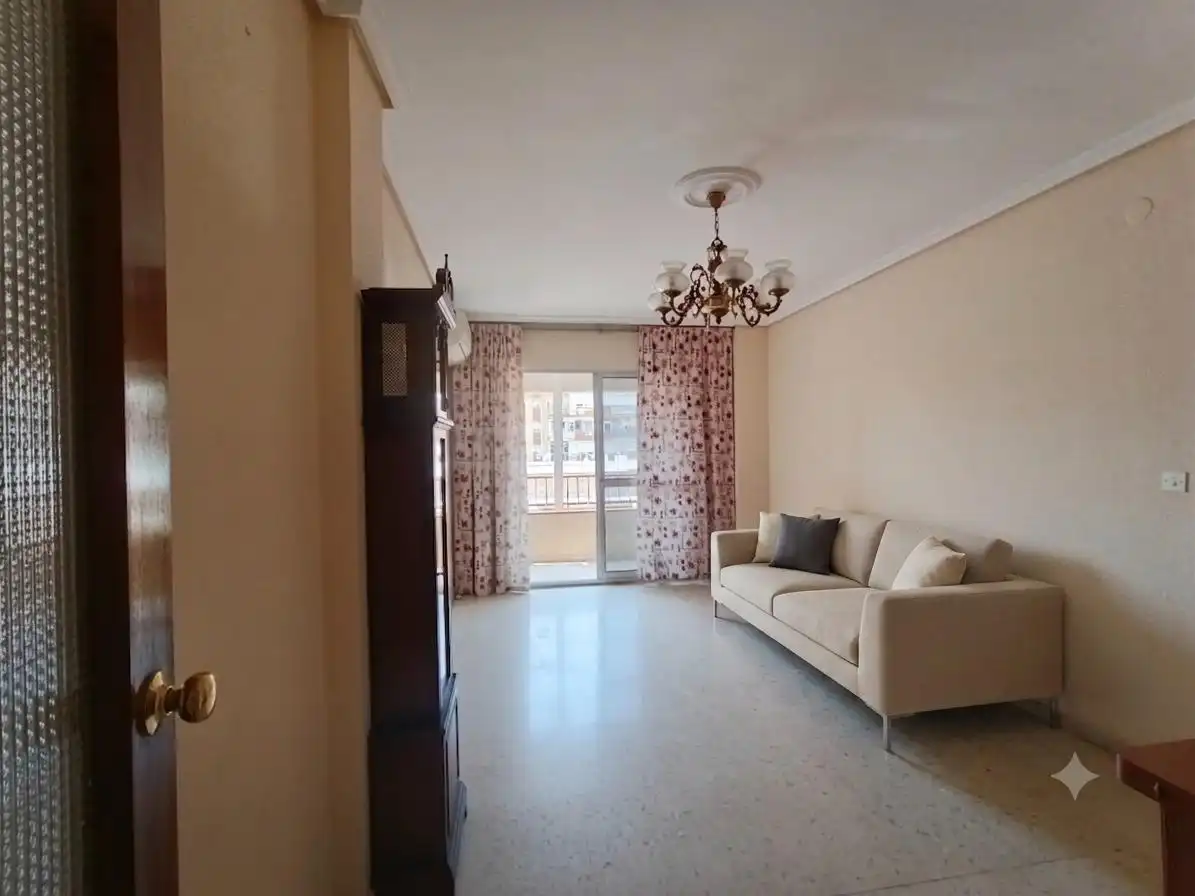 Sala de estar de Piso en venta en Sevilla con Aire acondicionado y Balcón
