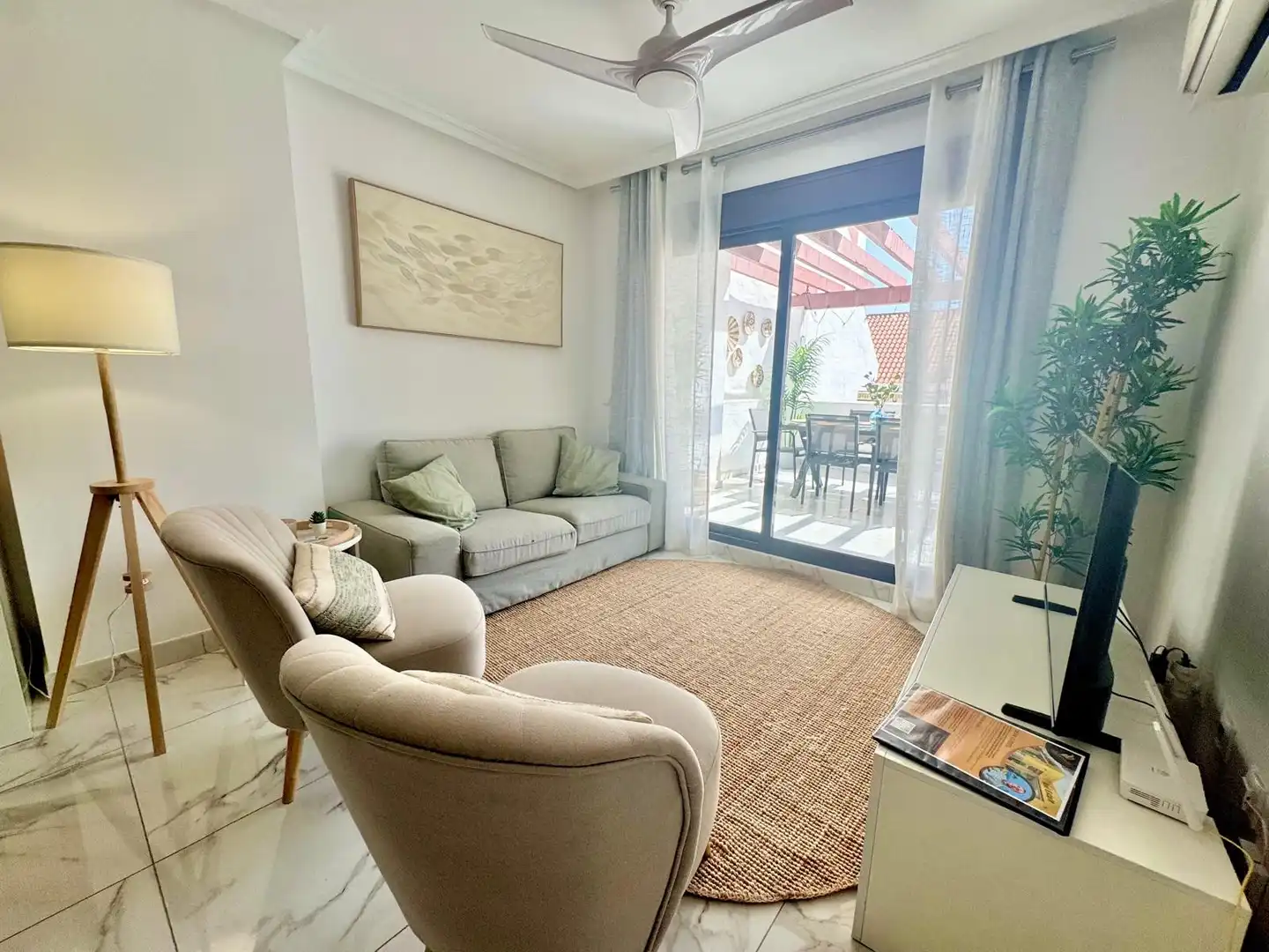 Sala de estar de Apartamento en venta en Marbella con Aire acondicionado, Terraza y Piscina